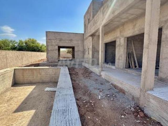 Villa Semi Finie 1000 m² Permis de Construire Plan