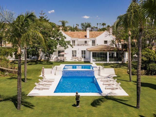 Villa sin tiempo de seis dormitorios con elegancia sofisticada