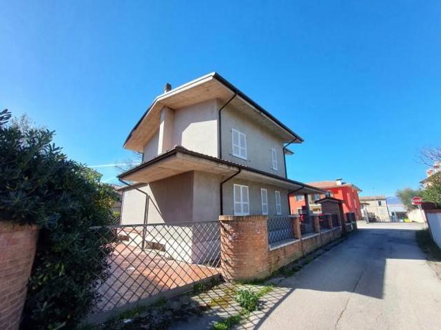 Villa singola Mosciano Sant'Angelo. Rif.: Cod. rif A090VRG