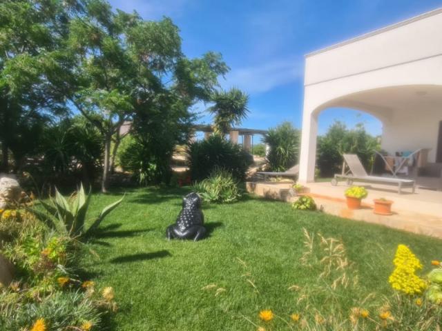 Villa singola a 2,5 KM dal mare