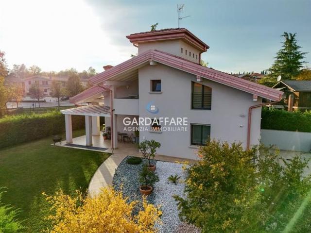 Villa Singola in ottima zona residenziale di Desenzano!