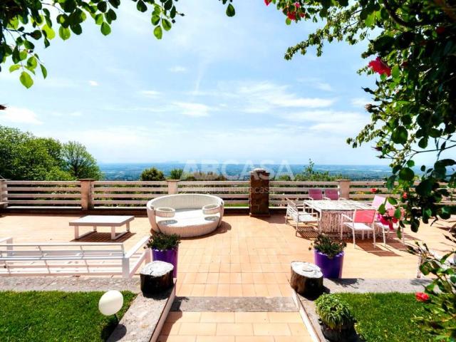 Villa singola in affitto a Velletri via Formellonzi