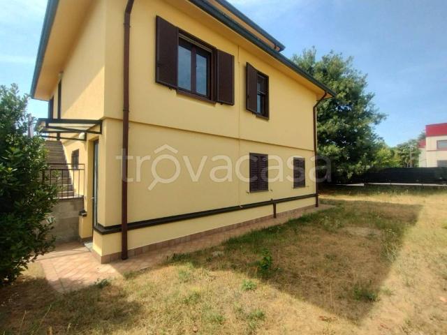 Villa singola in affitto a Bernate Ticino