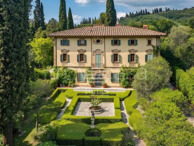 Villa singola in affitto a Firenze, Cure
