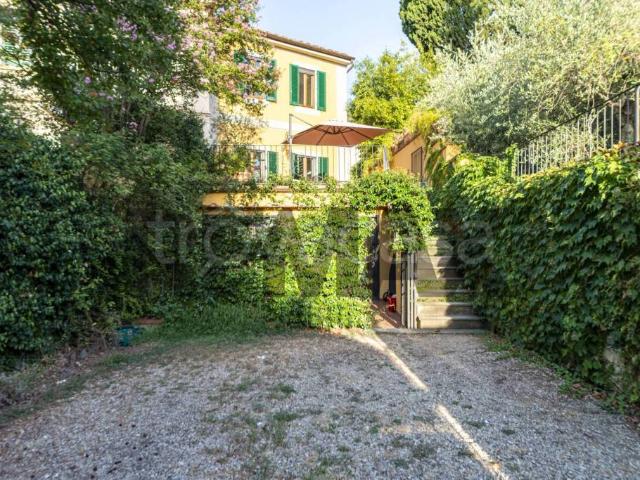 Villa singola in affitto a Firenze, Settignano