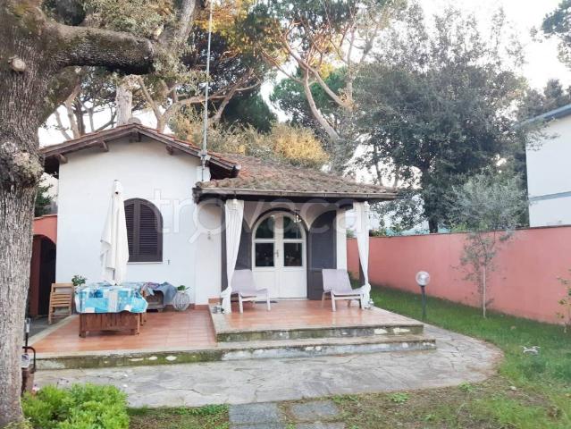 Villa singola in affitto a Fiumicino via Bagnoli, Fregene