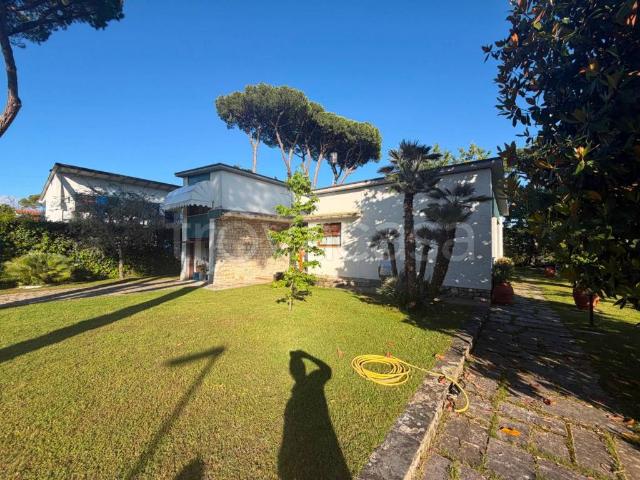 Villa singola in affitto a Forte dei Marmi