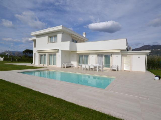 Villa singola in affitto a Forte dei Marmi