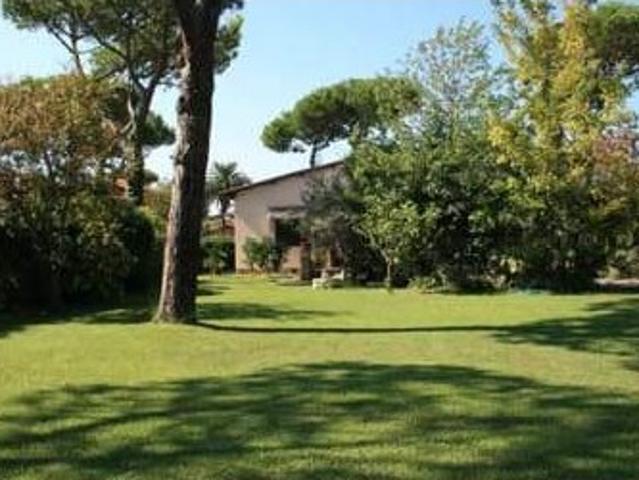 Villa Singola in affitto a Forte Dei Marmi