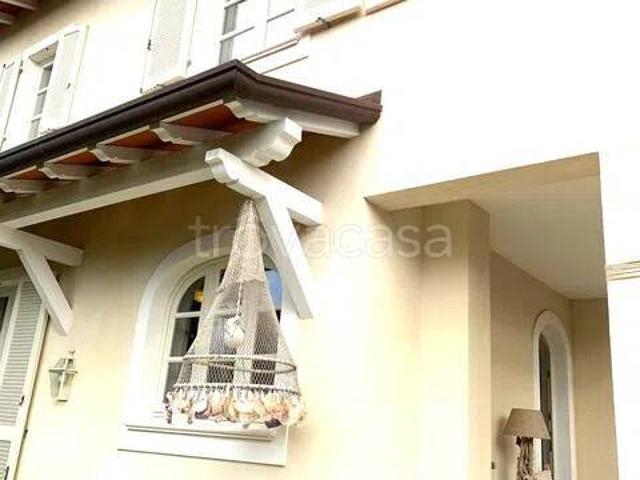 Villa singola in affitto a Forte dei Marmi via Agnelli