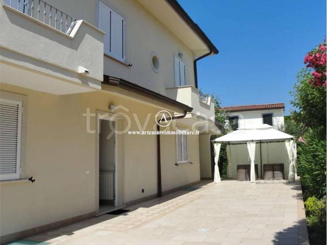 Villa singola in affitto a Forte dei Marmi via balilla
