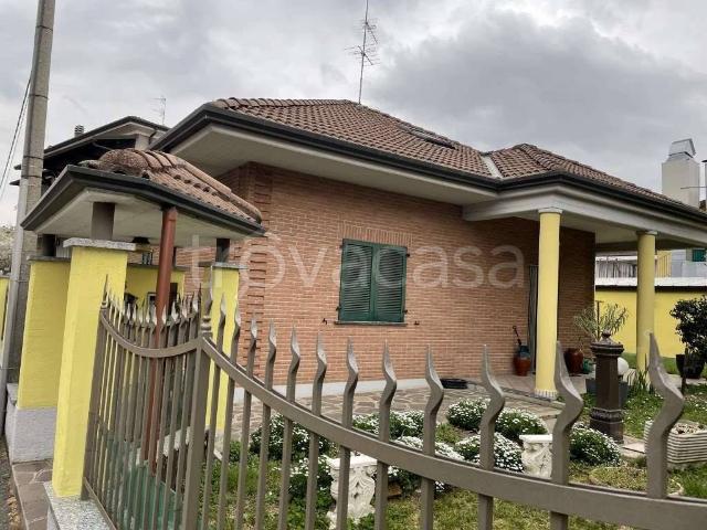 Villa singola in affitto a Limbiate via tazzoli, 6