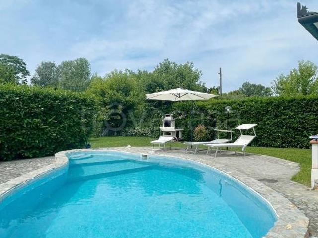 Villa singola in affitto a Marina di Pietrasanta, Pietrasanta