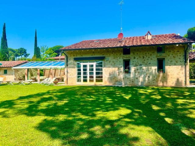 Villa singola in affitto a Pietrasanta via Toscana, 94