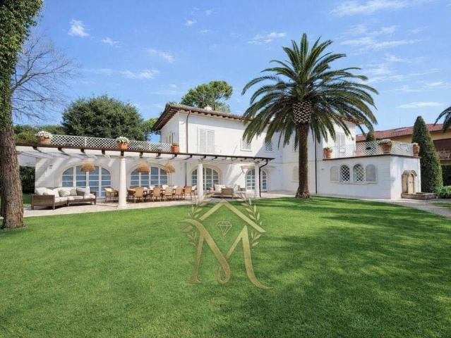 Villa singola in affitto a Roma Imperiale, Forte dei Marmi