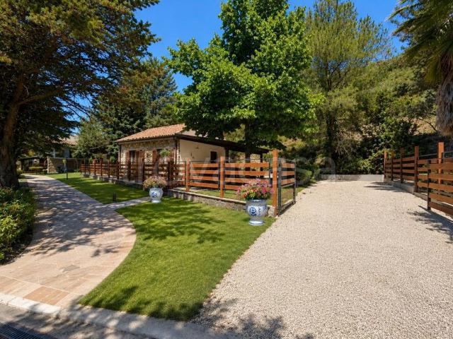 Villa singola in affitto a Ogliastro Marina, Castellabate