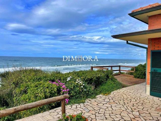 Villa singola in affitto a Sabaudia strada Lungomare Pontino