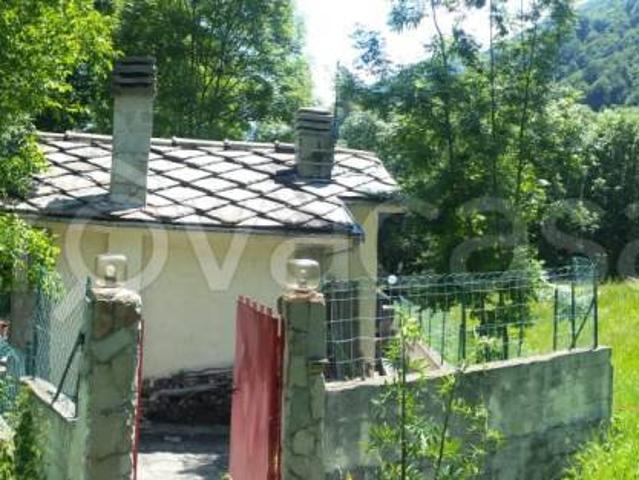 Villa singola in affitto a Saletta, Lemie