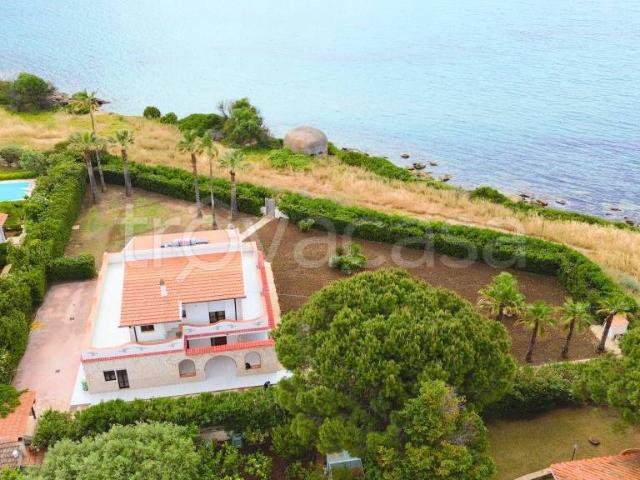 Villa singola in affitto a Siracusa via delle Bermude, Arenella