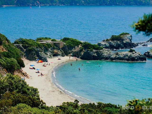 Villa singola in posizione panoramica con vista fino al mare in vendita a Marciana Marina