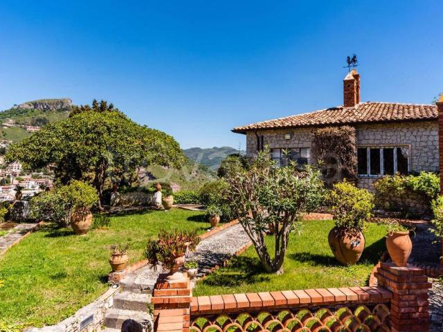 Villa singola in vendita a Taormina