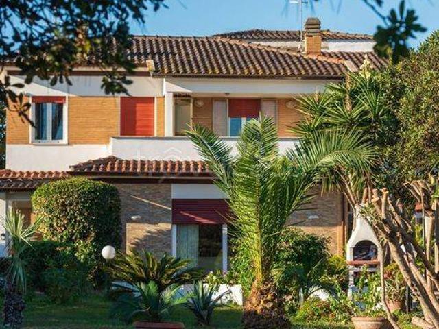 Villa singola in vendita a Terracina via Pontina 29