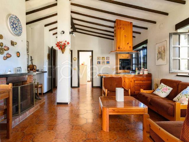 Villa singola in vendita a Terracina viale Baia Verde