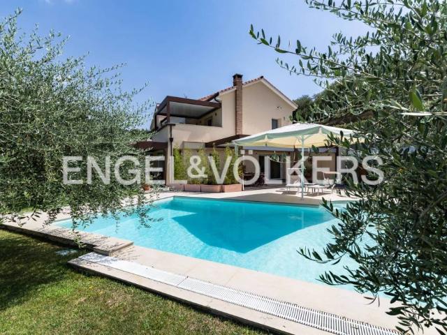 Villa singola in vendita a Toirano via Maccagne