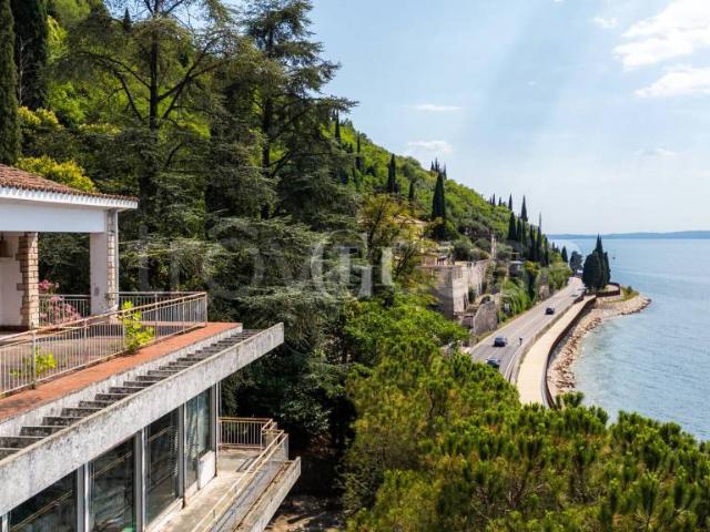 Villa singola in vendita a Torri del Benaco