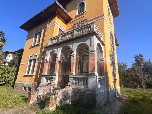 Villa singola in vendita a Tradate via Francesco Rismondo, 2
