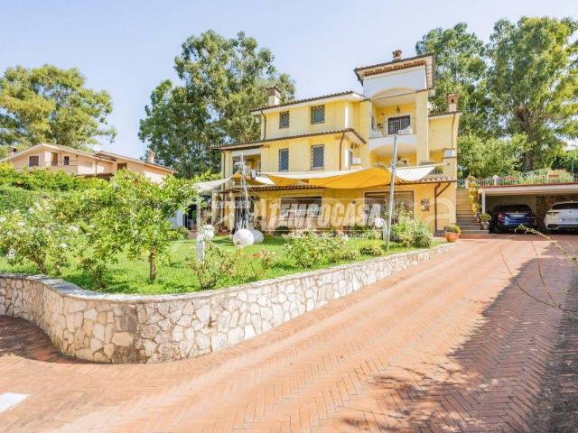 Villa singola in vendita a Trevignano Romano via della Vaccheria