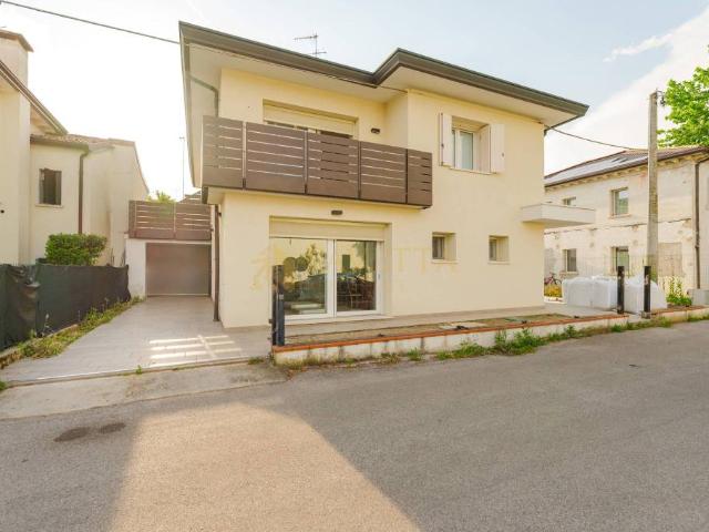 Villa singola in vendita a Treviso, Santa Maria del Rovere