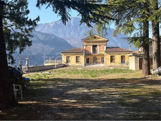 Villa singola in vendita a Trento via alle laste, Laste Cognola