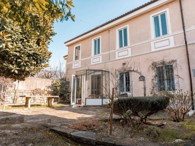 Villa singola in vendita a Trieste via dello Scoglio, 173, Cologna Università