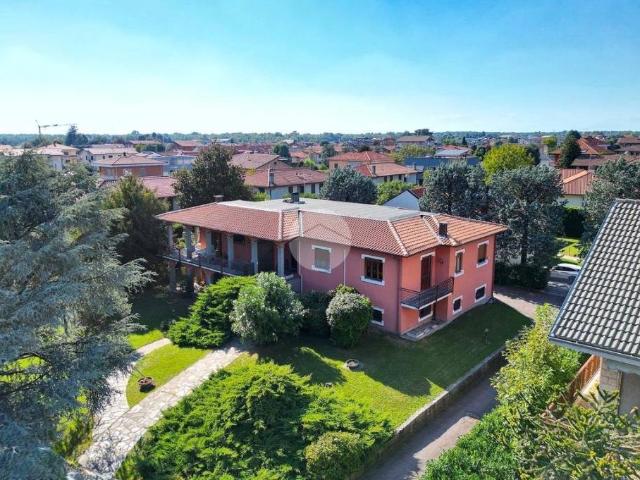 Villa singola in vendita a Uboldo