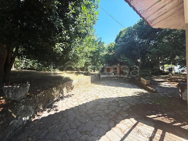 Villa singola in vendita a Vaiano via Casadonica, Schignano