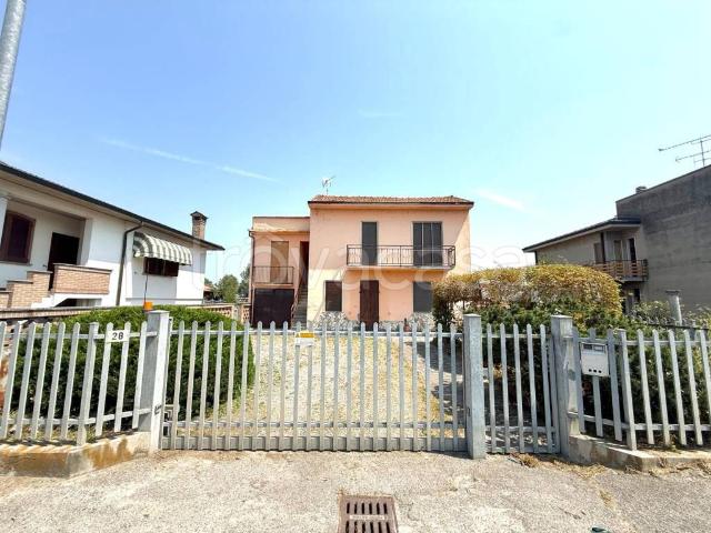 Villa singola in vendita a Valera Fratta via Milano, 28