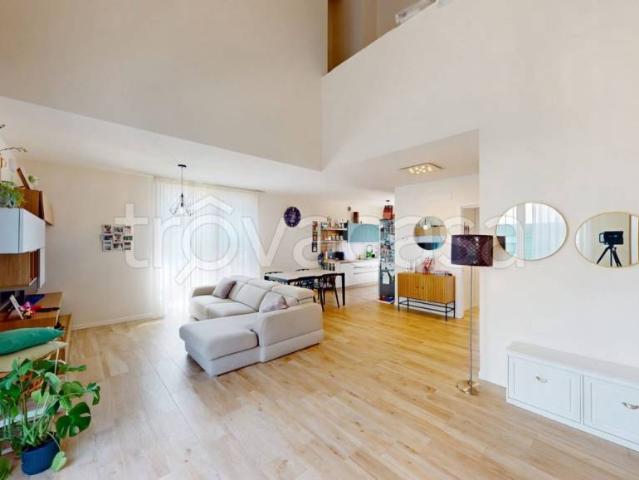 Villa singola in vendita a Vaprio d'Adda via Galileo Galilei, 19i