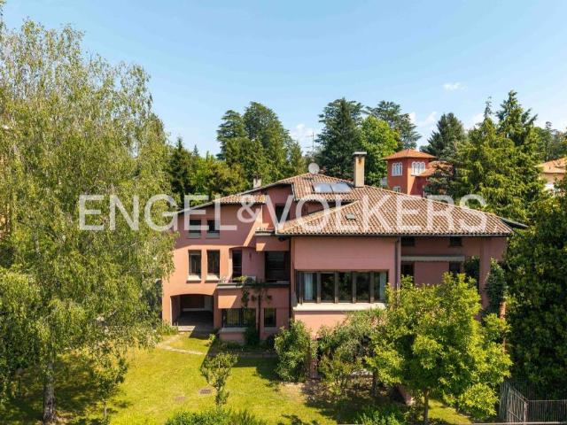 Villa singola in vendita a Varese via Nazario Sauro, 9, Casbeno