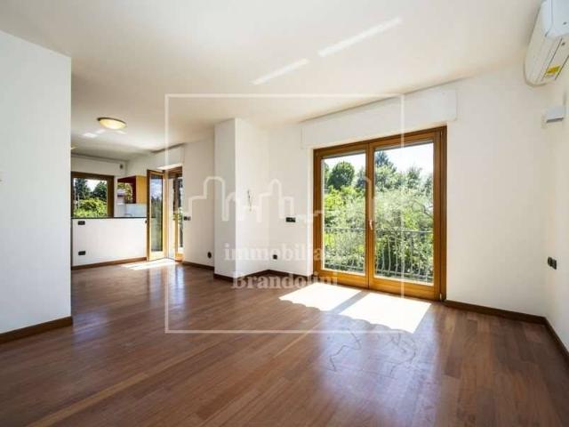 Villa singola in vendita a Varese, Viale Europa