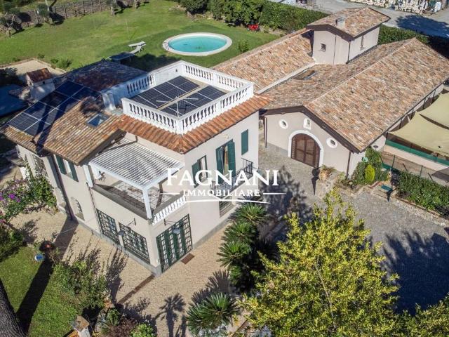 Villa singola in vendita a Velletri via Ariana