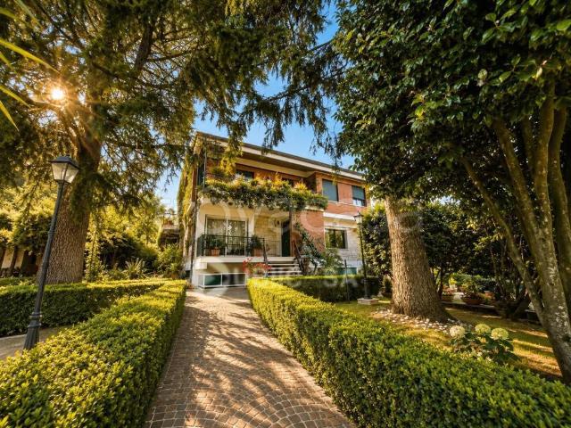 Villa singola in vendita a Velletri via Fontana Marcaccio