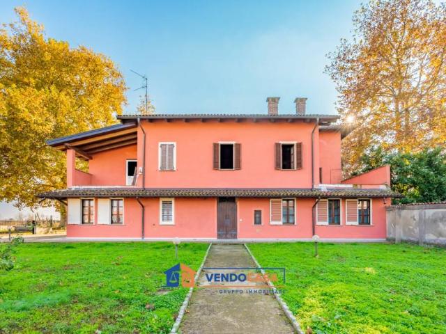 Villa singola in vendita a Vercelli