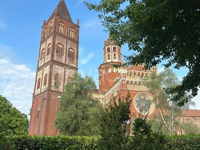 Villa singola in vendita a Vercelli via Brighinzio