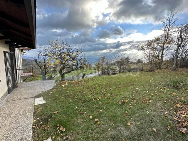 Villa singola in vendita a Vezzano sul Crostolo, La Vecchia