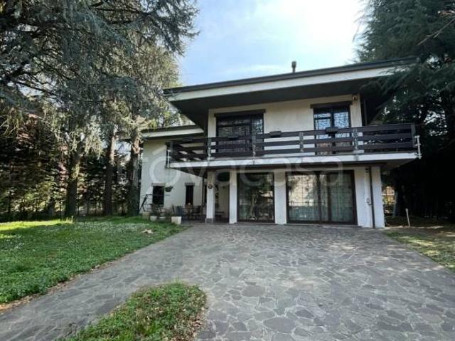 Villa singola in vendita a Vimercate