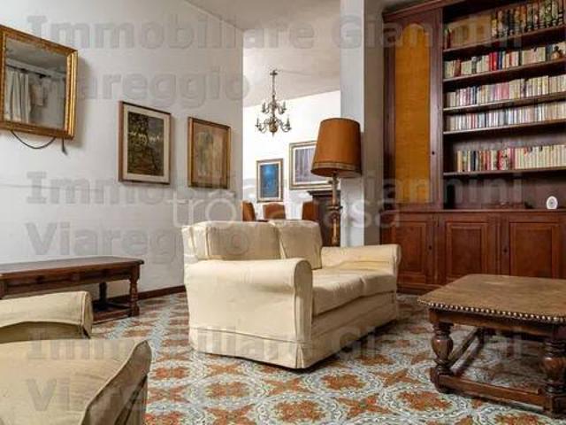 Villa singola in vendita a Viareggio