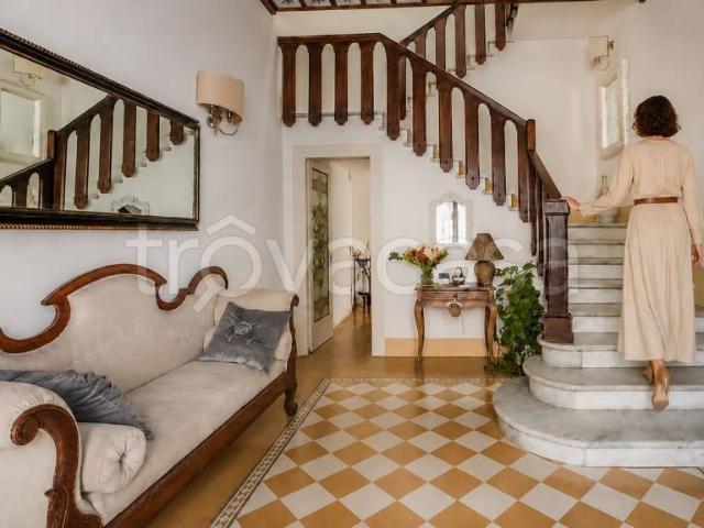Villa singola in vendita a Viareggio via Manfredo Bertini, 16