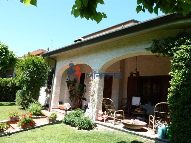 Villa singola in vendita a Viareggio via delle Stelle