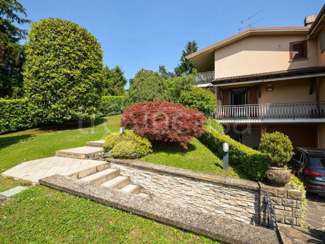 Villa bifamiliare in vendita a Villongo via Castel Montecchio